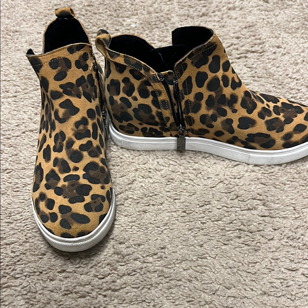 Blondo Leopard Print Winter Boots